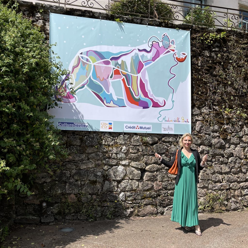 Mon dessin de l'OURS POMPON entre dans l'histoire officielle de la création du sculpteur ! Il a été sélectionné par l'Ofiice Municipal de la Culture de Saulieu pour la célébration du centenaire de la création de l'oeuvre !