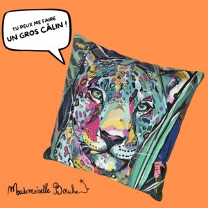 Objet design coussin créé par l'artiste Mademoiselle Bouche